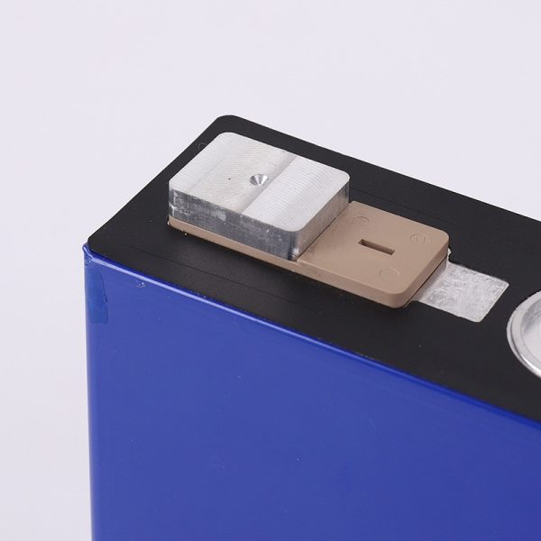 Factory wholesale of 100Ah single-cell battery cells - lithium iron phosphate batteries - RV solar energy storage battery cells. Minimum order quantity: 100 pieces.
